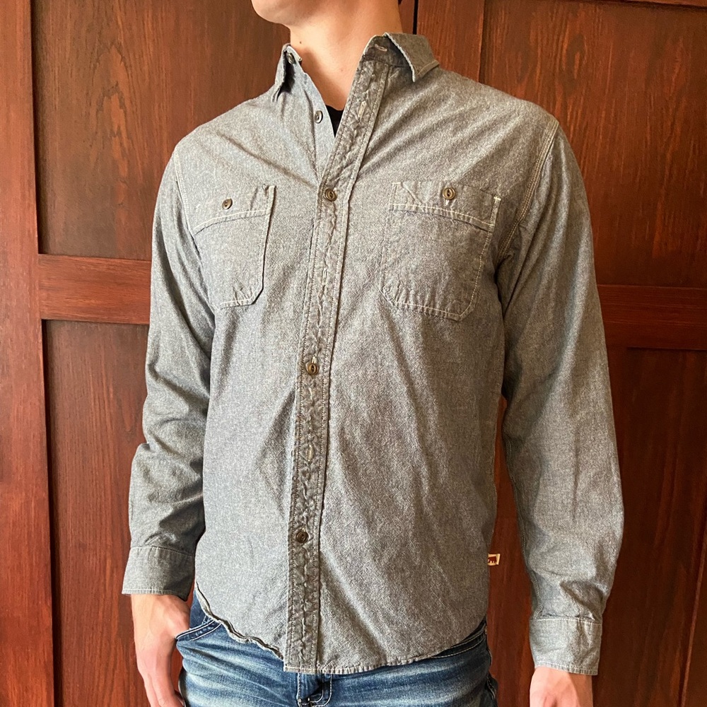 Men’s L washed grey/black button down